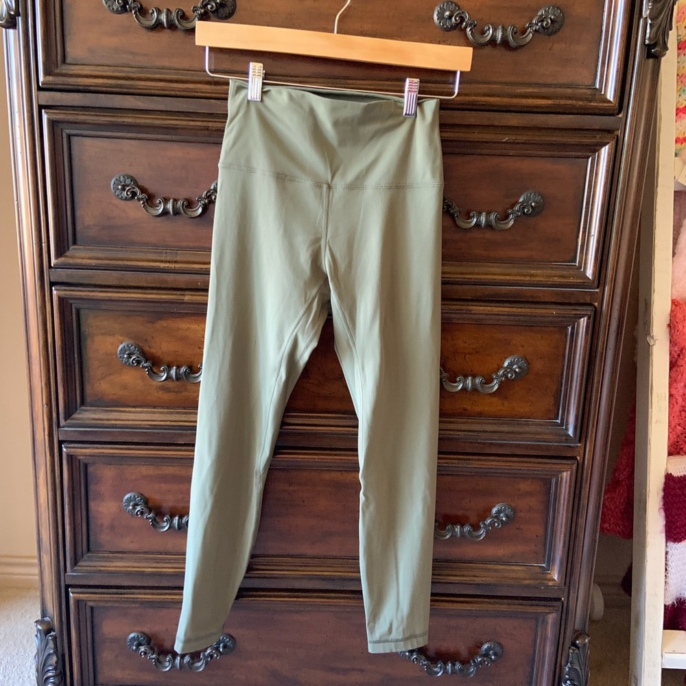 Hawthorne athletic small 4/6 leggings olive green
